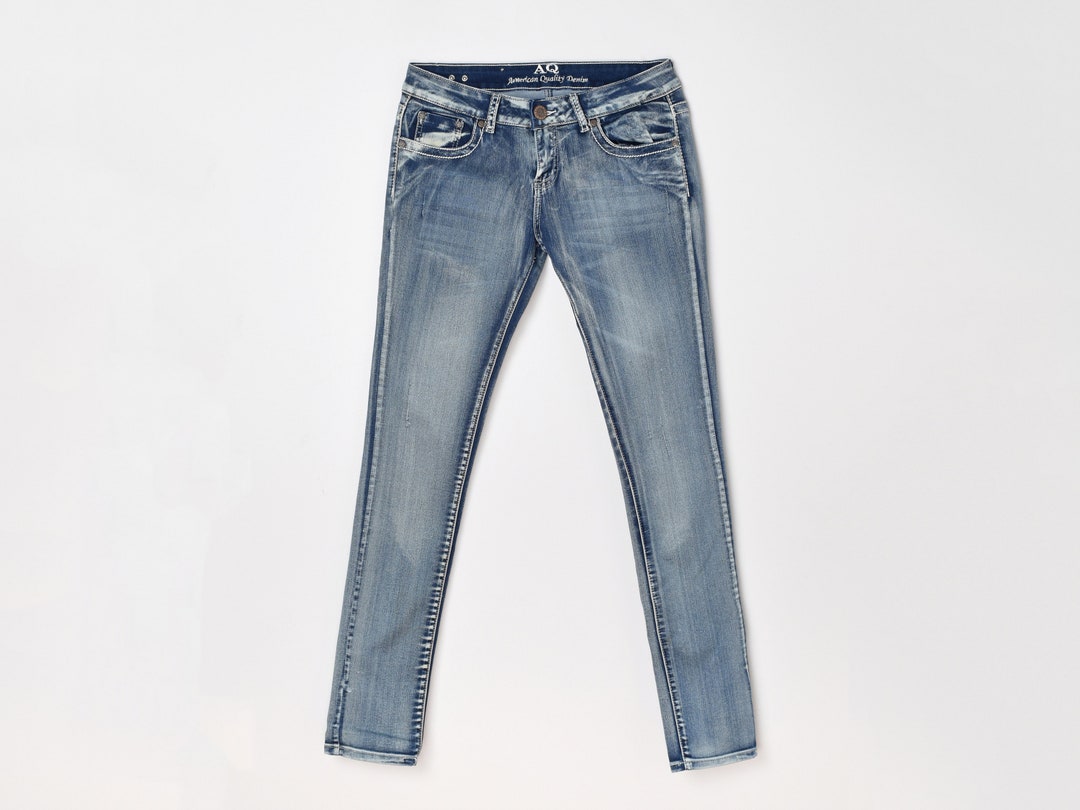 30x32 // Vintage Y2k Embroidered Contrast-stitched Skinny Jeans