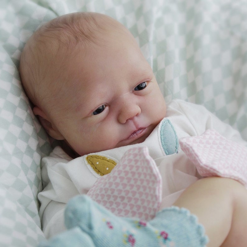 realborn zuri awake