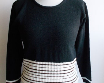 Vintage Striped Sweater, Striped top, Striped cropped sweater, Crop sweater, Black and white sweater, Vintage Sweater, Size M