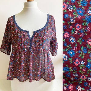 Vintage womens blouse, floral blouse, bohemian blouse, boho blouse, patterned blouse, floral top, festival style, loose blouse, size S/M