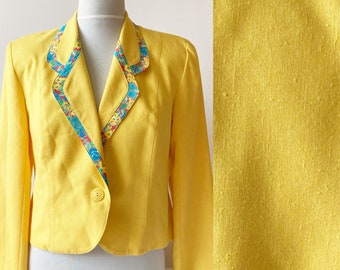 Vintagekavaj, 70-tals kavaj, Gul 70-tals kavaj, 70-talsstil, Gul kavaj, Vårkavaj, Sommarkavaj, Blommig kavaj, Färgglad kavaj, L