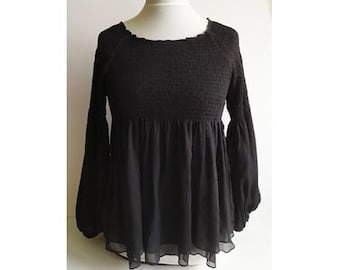 vintage Haut noir, Haut noir élégant, Chemisier noir, Chemisier aéré, Chemisier à smocks, Haut noir simple, Haut intemporel, Haut habillé, Taille S/M