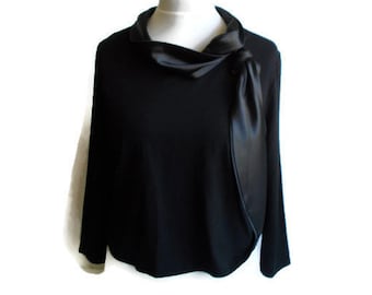 Haut noir vintage, haut noir élégant, haut soyeux, chemisier noir, haut noir simple, haut intemporel, cadeau pour elle, haut habillé, taille M/L