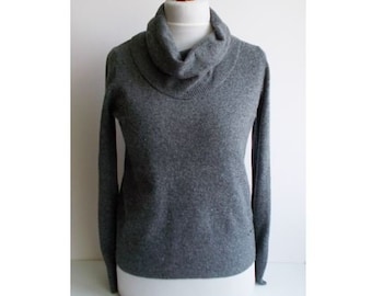 Vintage Wool Sweater, Gray wool sweater, Womens Sweater, Gray jumper, Wool jumper, Gift for her, Warm sweater, Thin wool sweater, Size M