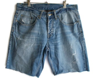 Vintage Mens Denim Shorts, Mens jean shorts, distressed denim shorts, light wash denim shorts, summer shorts, mens shorts, size M