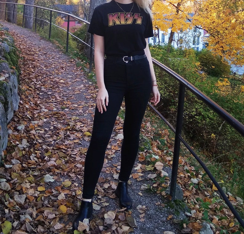 Vintage band-t-shirt, grunge-t-shirt, band-t-shirt, rock-t-shirt, damband-t-shirt, present till henne, storlek S/M, edgy t-shirt, bomull-t-shirt, bild 2