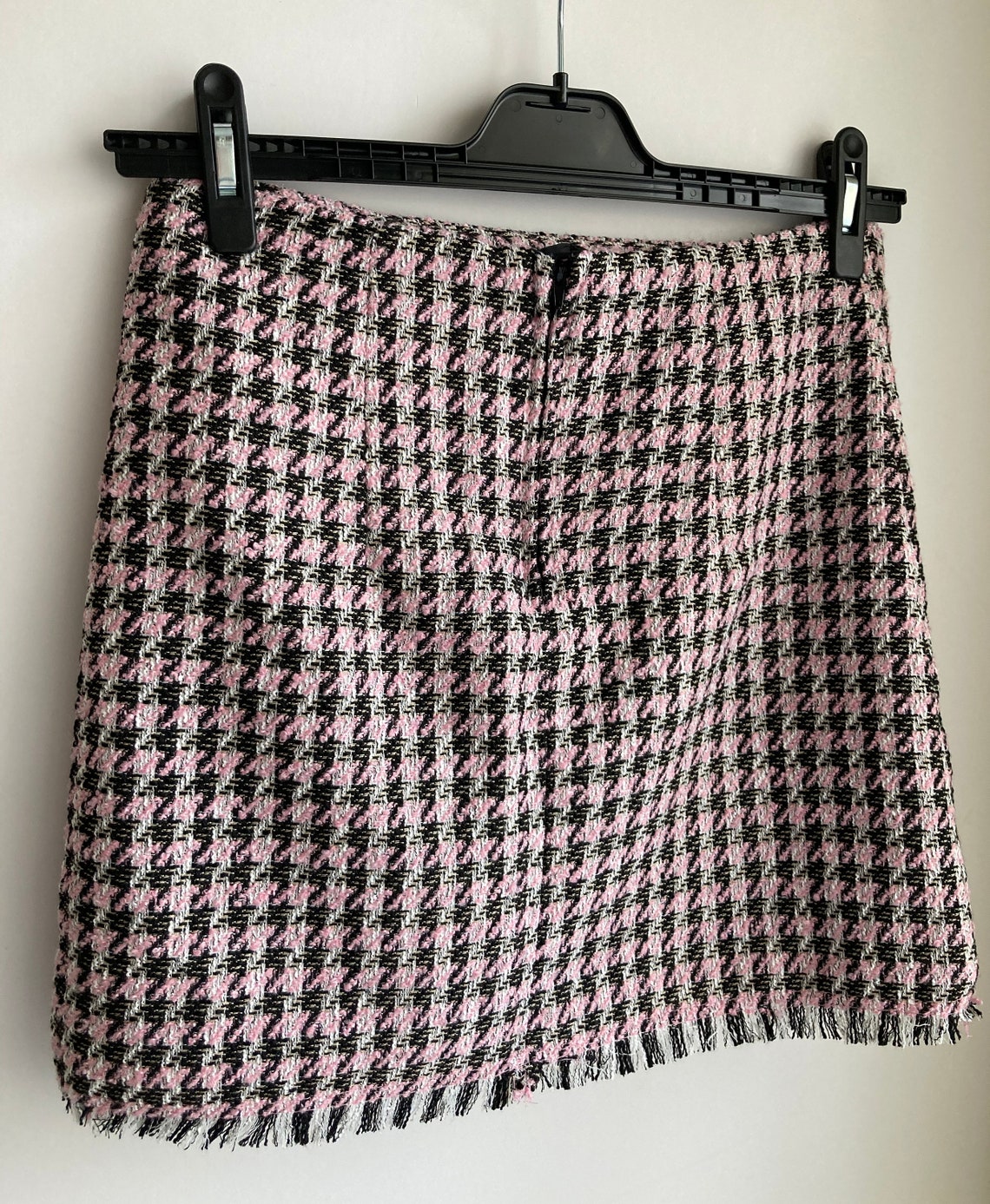 Early 2000s Houndstooth Mini Skirt (M)