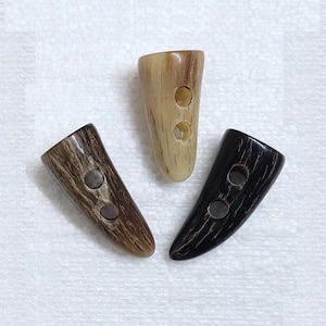 Echter Büffel Horn Knebelknopf 4,5 cm 2 Loch ganze Spitze hell mittel dunkel Dufflecoat Umhang Stricken Nähen Kunst Basteln Kostüm Verzierung