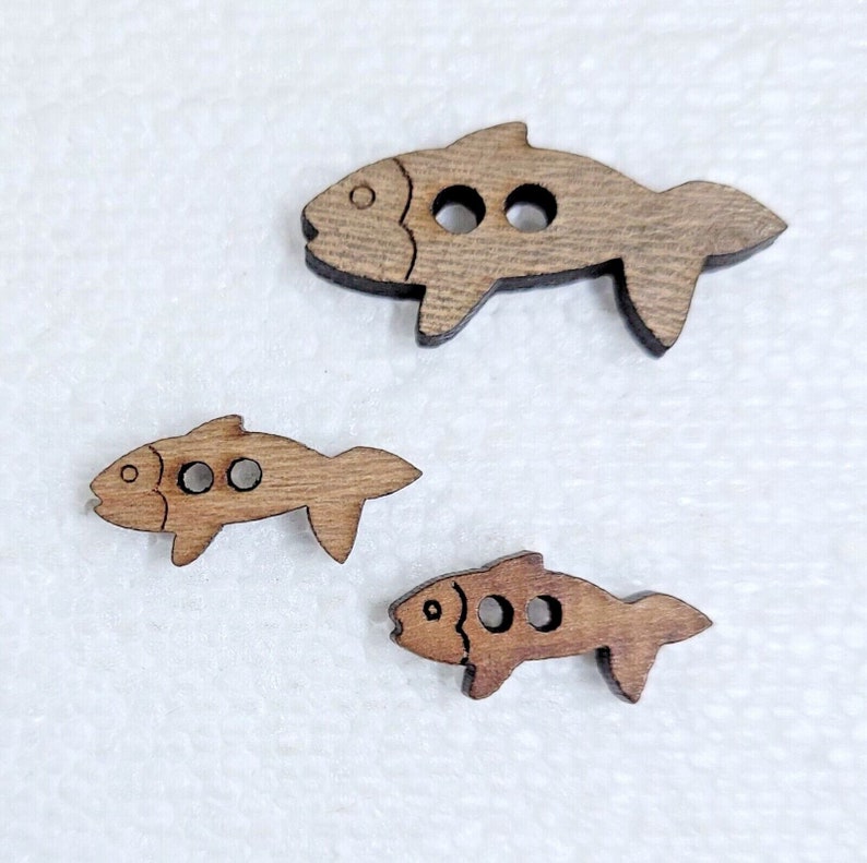 Natural Wood Fish Buttons: 20mm, 30mm, 2-hole Sewing & Craft ...