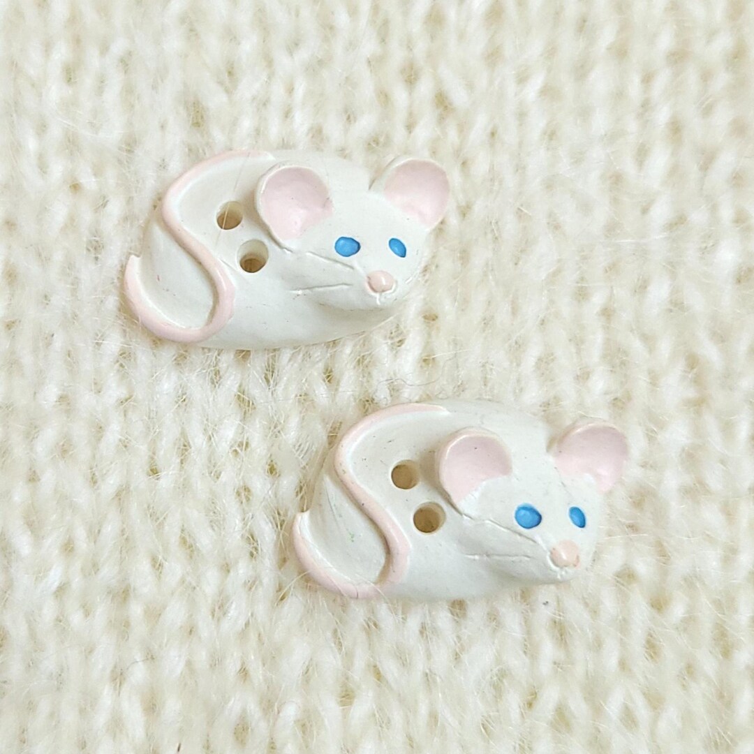 JHB White Mouse Buttons 22mm 2 Hole JHB International Novelty Mice ...