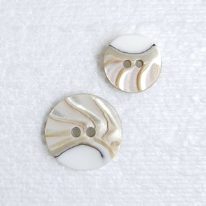 Tigers Eye Nautilus Shell Buttons 15mm or 18mm 2 Hole Iridescent Chamber Nautilus Fashion Sewing Knitting Shirt Craft Natural Embellishments