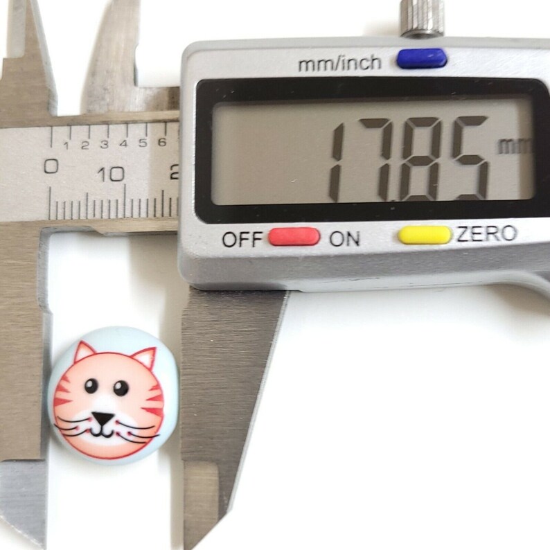 JHB Orange Cat Button 18mm Plastic Shank Ginger Kitten Head Sewing