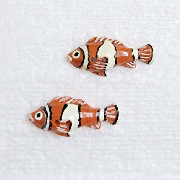 Clown Fish Buttons 26mm 2 Hole JHB International Novelty Finding Nemo Tropical Orange Sewing Art Craft Decorative Home Costume Embellishment