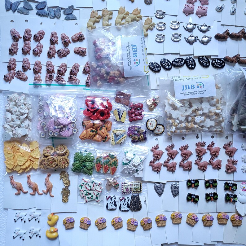 Custom Order Listing of JHB International Novelty Buttons for Jinmeng