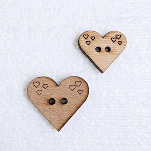 Botões de madeira em formato de coração de 20 mm ou 25 mm, natural, com 2 furos, novidade, gravados a laser, costura, arte, artesanato, scrapbooking, fantasia, decoração de casa, enfeites