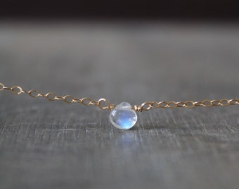 Collier en pierre de lune, petit collier en or pendentif en pierre de lune, collier en pierre de naissance de juin, collier avec petite pierre