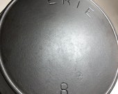 RARE Pre-GRISWOLD 8 Second 2nd Series Cast Iron Skillet with Daisy Flower- 6 Petal Makers Mark circa 1886 - 1892