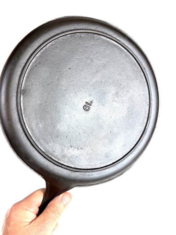 Antique Cast Iron 8 Griddle With Inset Heat Ring With 18 Mark Etsy