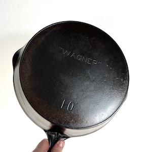HARD to FIND!! Wagner #10 Straight Logo Sidney Ghost Heat Ring Skillet - circa 1891 - 1915