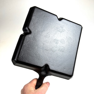 Vintage Unmarked GRISWOLD?? Cast Iron Colonial Breakfast Skillet