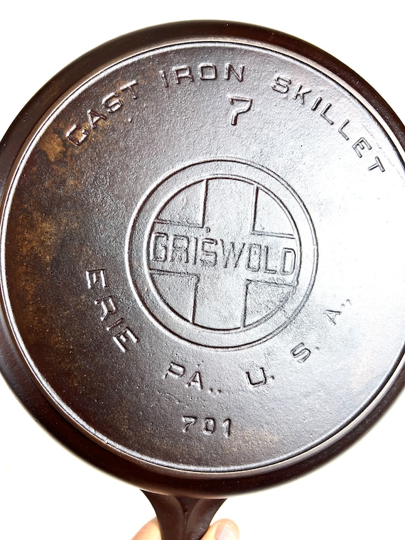 Vintage CRACKED Griswold #7 Large Block Logo Heat Ring #701 Vintage CRACKED Griswold #7 Large Block Logo Heat Ring #701