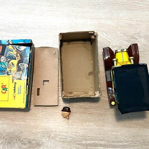 VERY NICE! 1961 Original Working Hubley Official Mr Magoo Car Tin Toy with Box - HARD to Find!