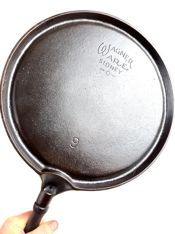 WOW! RARE! Vintage 1922 - 1940's Wagner Ware #9 Sidney -O