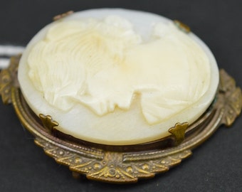 Antique Victorian Cameo Brooch
