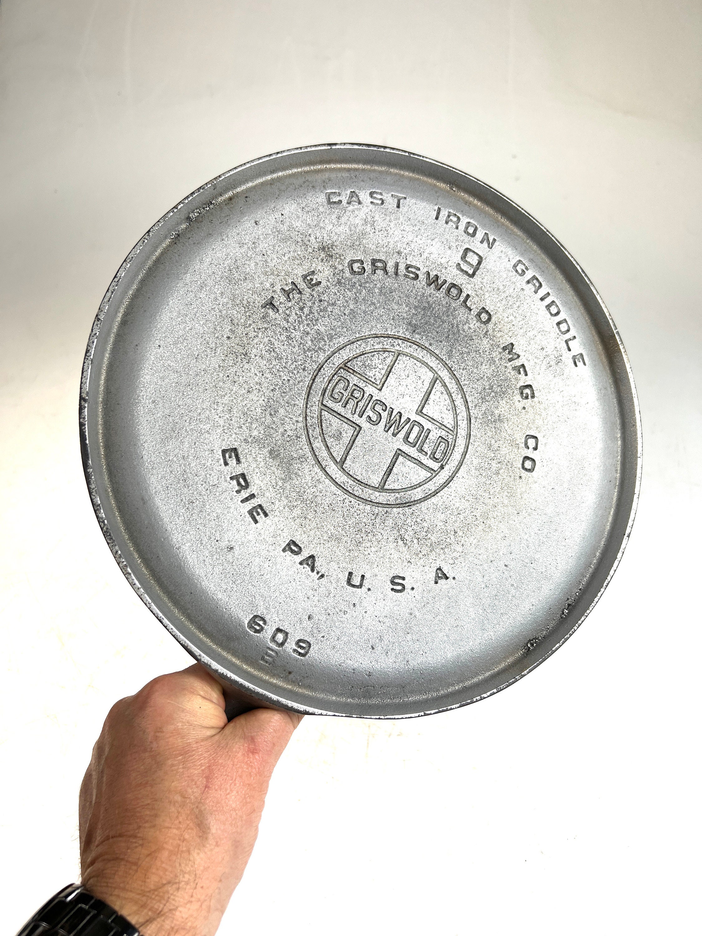 Vintage Griswold Small Logo Cast Iron Handle Griddle Size 9 609H 