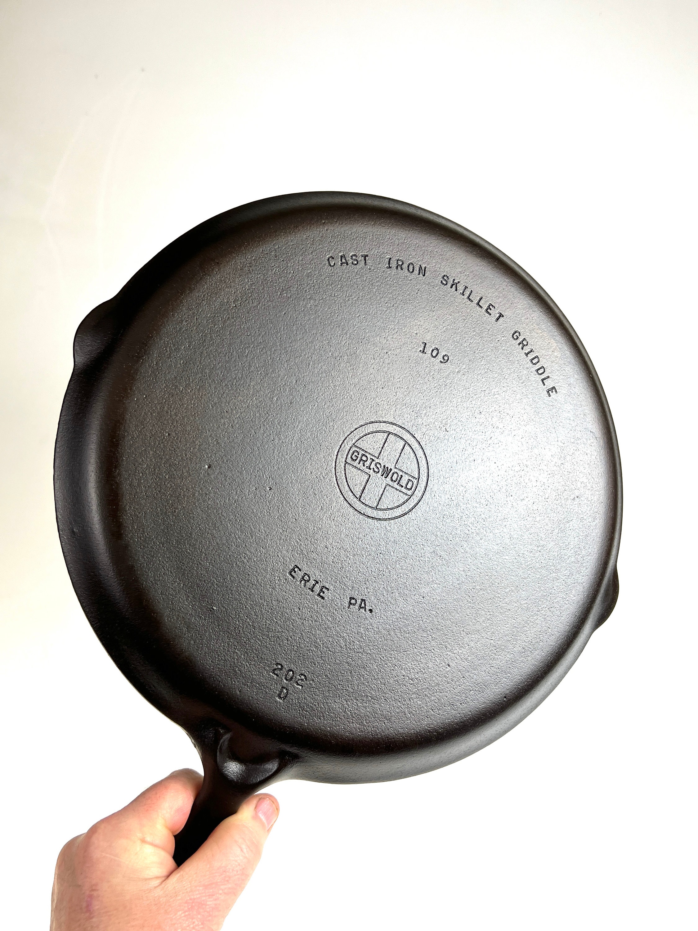 Griswold cast iron griddle hot sale