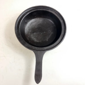 1800&#39;s Gatemarked Cast Iron #8 Pot