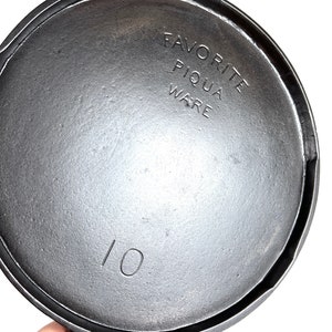 NICE!! Very Hard to Find Antique Favorite Piqua Ware #10 Early Block Logo Griddle - circa 1916 - 1934