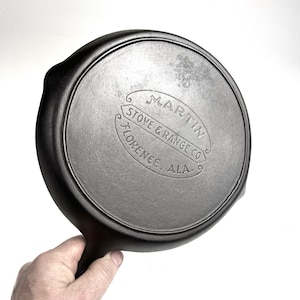 Very HARD to FIND Vintage 1920 - 1950 Martin Stove and Range #7 Hamburger Logo Cast Iron Shallow Skillet