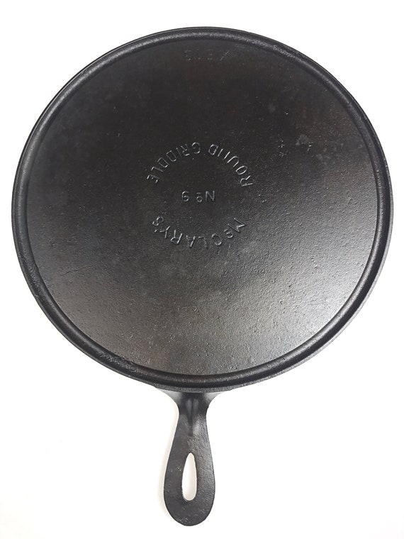 Medium Cast Iron Pan – Moth