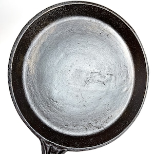 Primitive Antique 1800&#39;s Cast Iron #7 Griddle with Gatemark and Inset Heat Ring