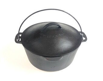 Vintage Wagner Ware Sidney No 7 Cast Iron Round Roaster with Drip Drop Baster Lid - Cracked
