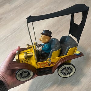 NICE! 1961 Original Working Hubley Official Mr Magoo Car Tin Toy - HARD to Find!