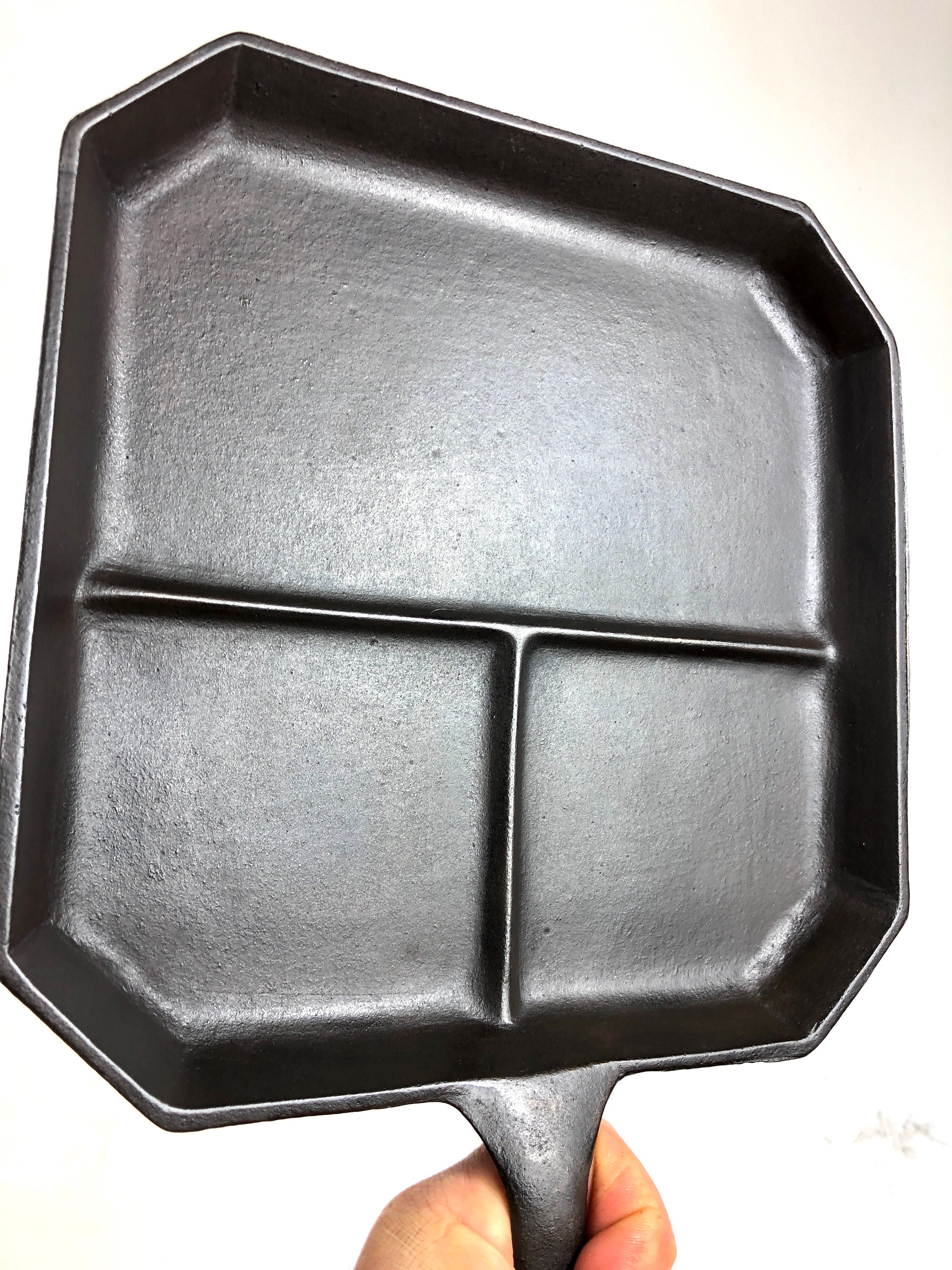 VERY UNIQUE Unmarked Cast Iron Divided Breakfast Skillet Diagonal Angled  Corners 