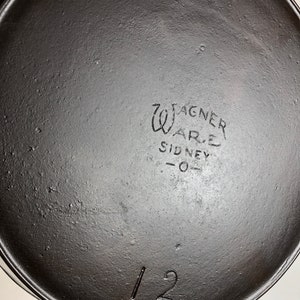 NICE!! Vintage Wagner Ware Sidney O #12 Skillet Center Stylized Logo  - circa 1920 - 1935