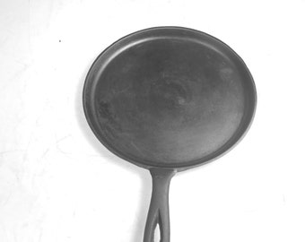 Vintage Unmarked #7 LODGE? Cast Iron Griddle Skillet