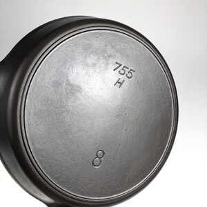 Vintage HTF NICE GRISWOLD #8 755A Unmarked Heat Ring Cast Iron Skillet