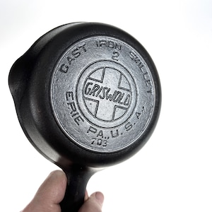Wow!!!  RARE Griswold #2 Cast Iron Skillet 703 Erie PA Usa (EPU) Slant Logo Heat Ring circa 1909 - 1929 - Hard to Find!!