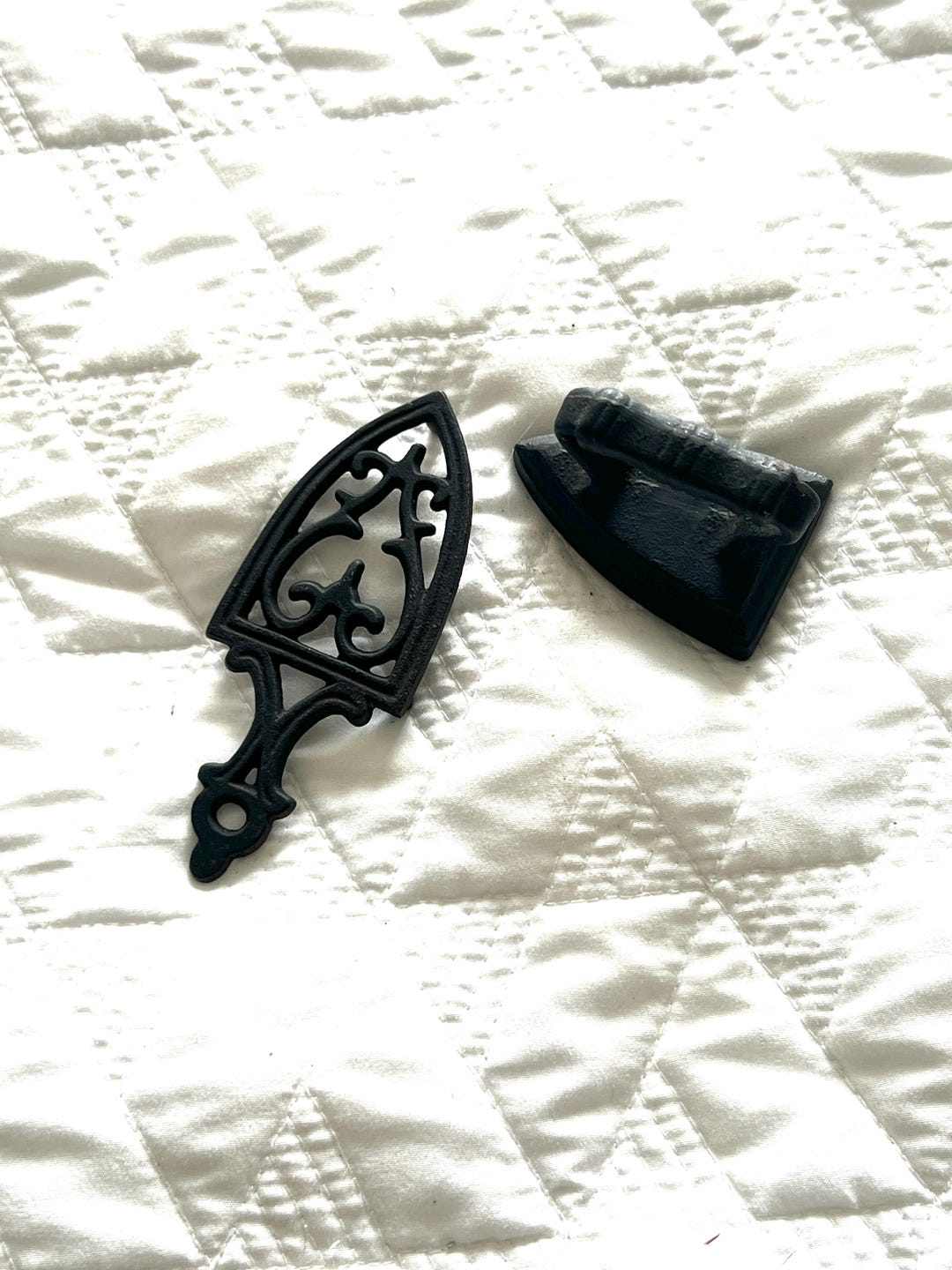 Vintage Cast Iron Miniature Trivet and Iron Set - FREE SHIPPING!! - Etsy