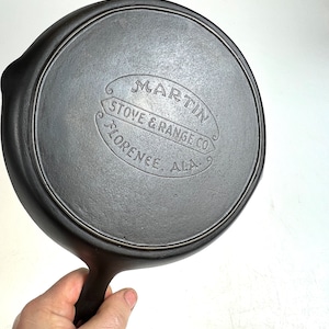 HARD to FIND Vintage 1920 - 1950 Martin Stove and Range #7 Hamburger Logo Cast Iron Shallow Skillet