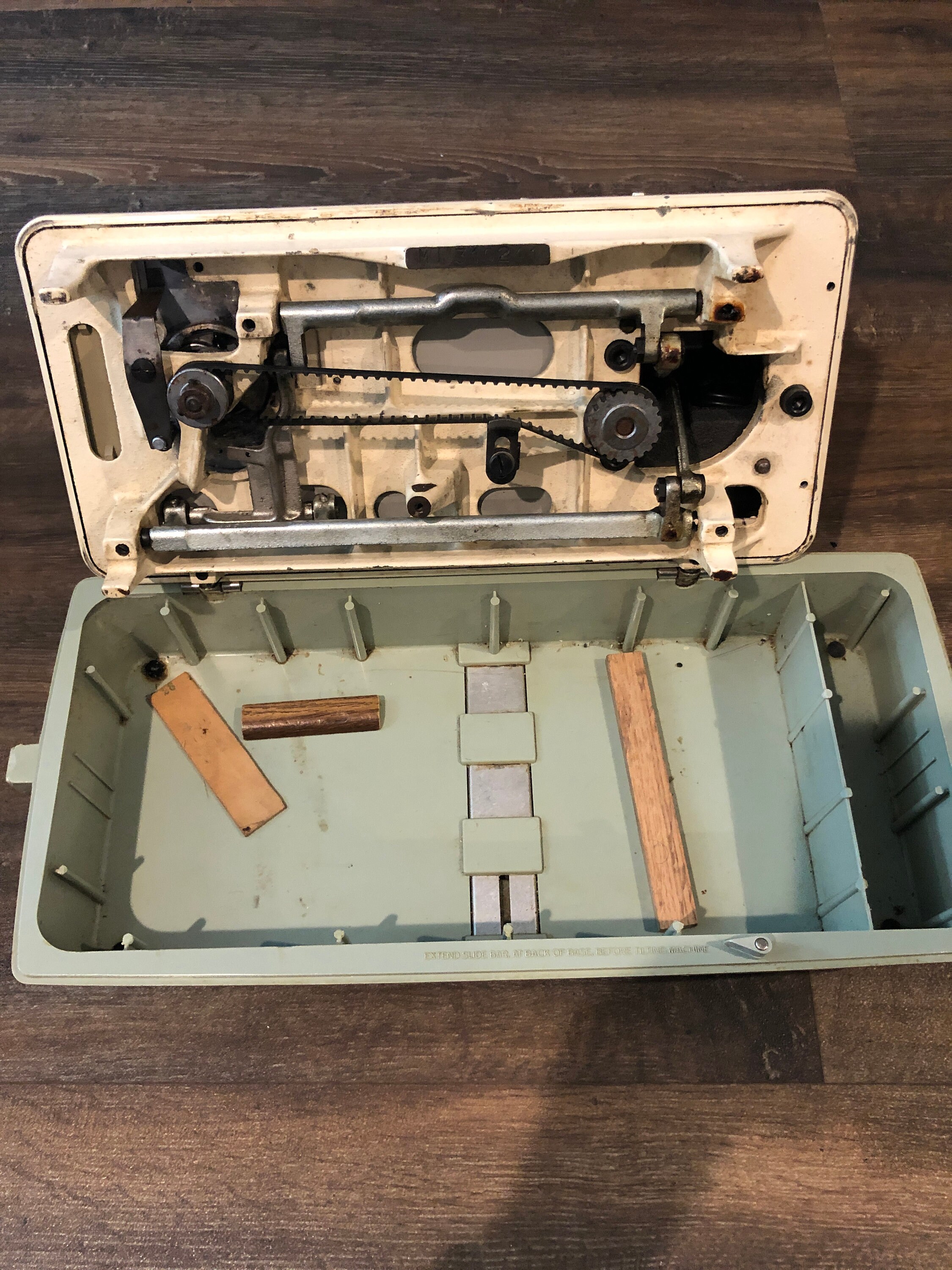 1958 1960 SINGER Fashion Mate Model 362 Portable Sewing Etsy