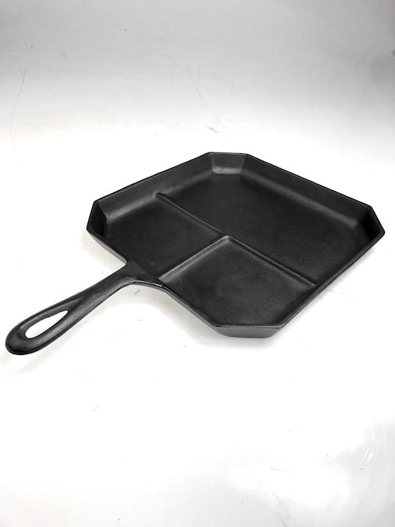 VERY UNIQUE Unmarked Cast Iron Divided Breakfast Skillet Diagonal