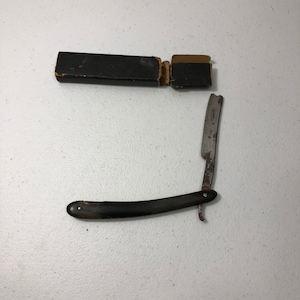 Antique Unmarked Straight Razor circa 1800&#39;s - FREE SHIPPING!