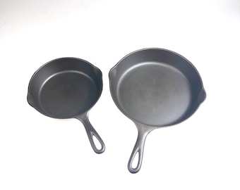 NICE!! Set Vintage Cast Iron #8 and #5 Unmarked Smooth Bottom Skillets