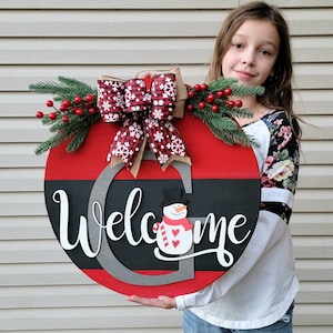 Welcome Christmas Door Hanger - Family Initial Door Sign  - Christmas Snowman Front Door Decor - Christmas Door Sign - Christmas Wood Wreath