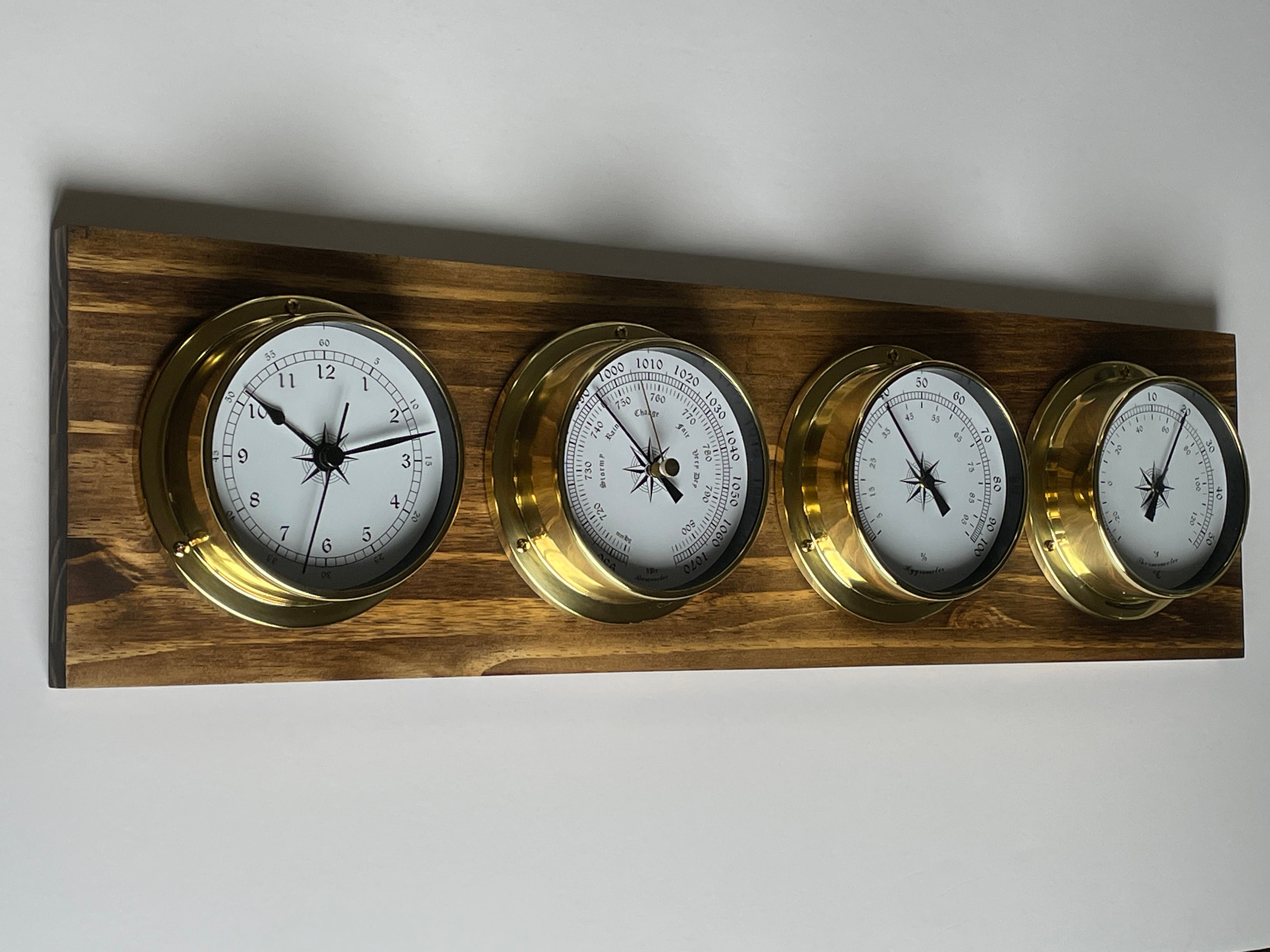 Deluxe Clock, Barometer, Thermometer and Hygrometer Weather Station